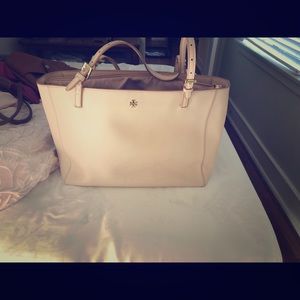 Light pink Tory Burch tote